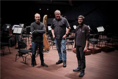 Max May, Klaus Künne und Christopher Alderton (v.l.n.r.) arbeiten als Stage Managers Orchestra beim Orchestre philharmonique du Luxembourg
