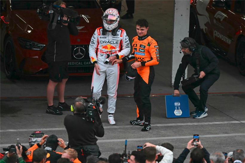 Max Verstappen (l.) und Lando Norris posierten für die Fotografen 
