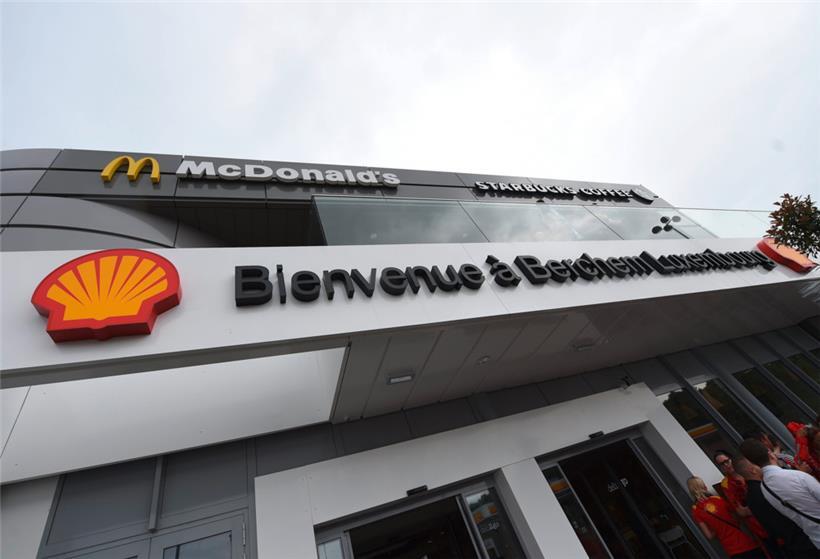McDonald’s und der neue Betreiber der Aire de Berchem konnten sich nicht auf eine Weiterführung des Restaurants in der Tankstelle einigen
