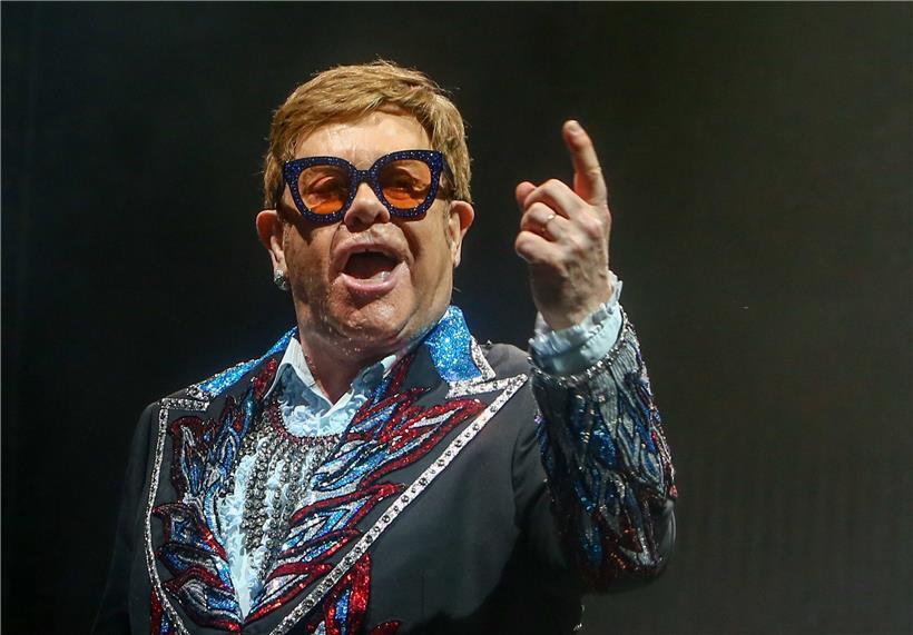 Mehr als 100 Musik-Stars, darunter Elton John, haben der britischen Regierung Versagen bei der Verhandlung von Visaregeln für Kulturschaffende nach dem Brexit vorgeworfen
