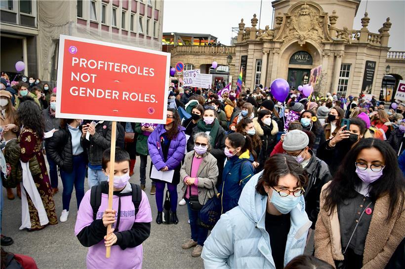 Mehr als 1000 Menschen haben am Montag für mehr Frauenrechte in Luxemburg demonstriert. 
