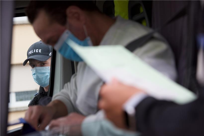 Mehr als 17.000 Kontrollen hat die Polizei seit März im Zusammenhang mit den Corona-Maßnahmen durchgeführt
