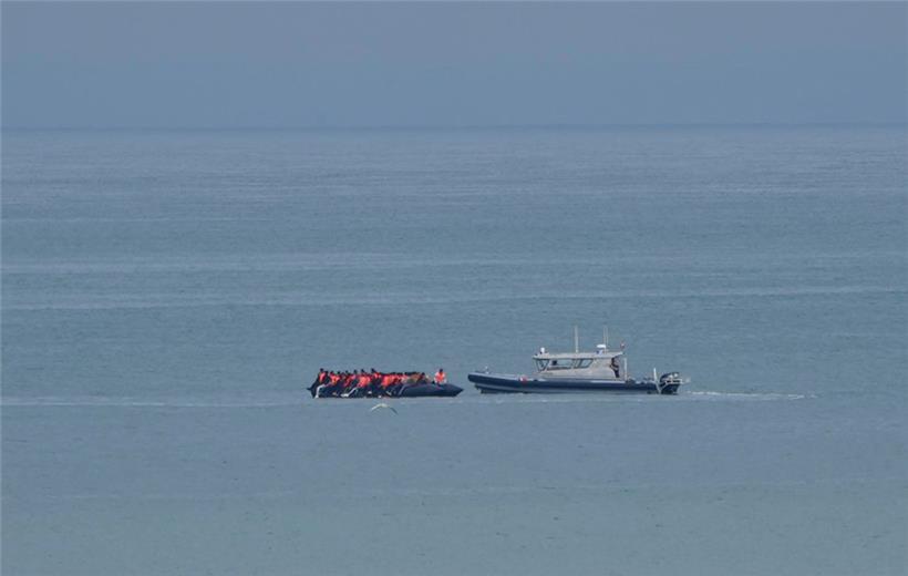 Mehr als 22.000 Migranten sollen seit Anfang des Jahres mit Booten über den Ärmelkanal nach England gefahren sein
