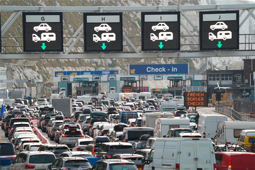 Mehr als 70.000 Passagiere wurden in den letzten drei Tagen am Hafen von Dover abgefertigt – mit den entsprechenden Wartezeiten
