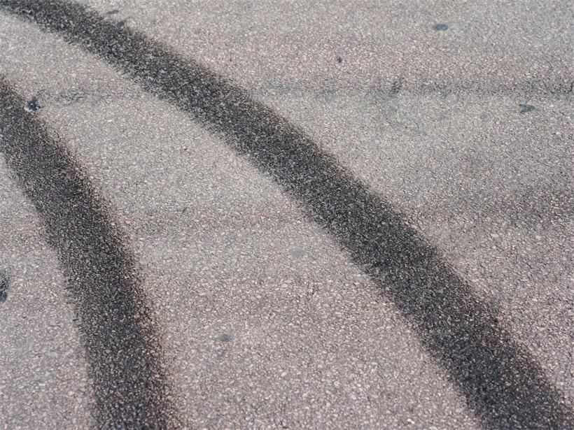 Mehrere Fahrzeuge drifteten laut Polizei auf dem Parkplatz