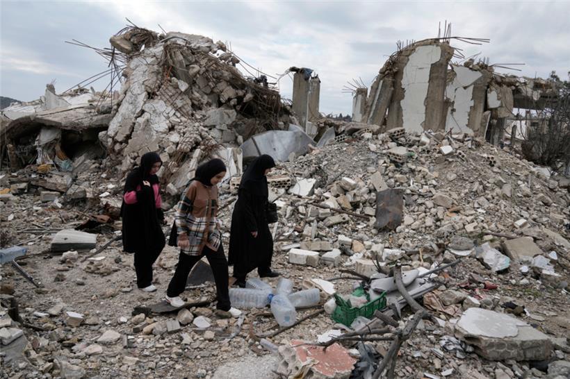 Mehrere Häuser wurden in Aita al-Shaab, einem Dorf im Südlibanon an der Grenze zu Israel, zerstört

