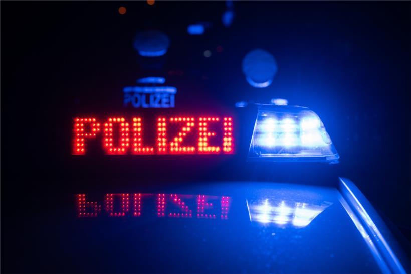 Mehrere Verdächtige haben sich in der Nacht auf Montag einer Polizeikontrolle entzogen
