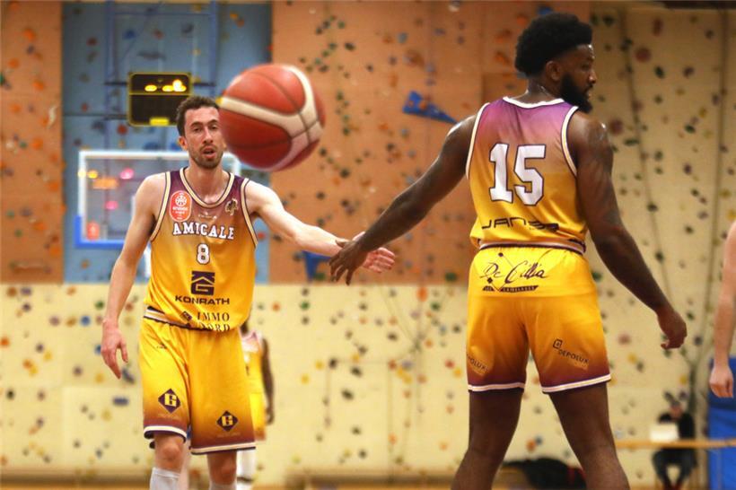 Meister Steinsel konnte als erstes Team in dieser Saison einen Sieg gegen die Etzella Ettelbrück feiern
