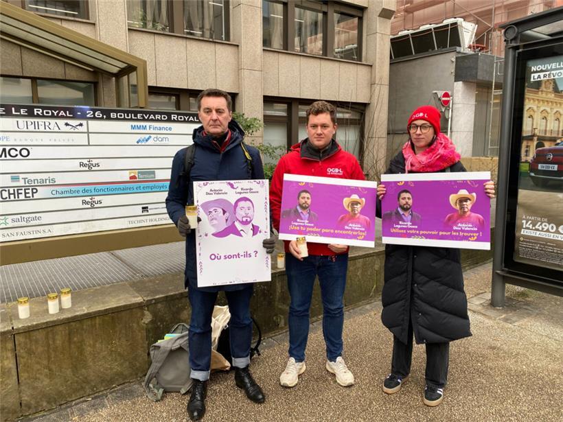 Menschenrechts- und Gewerkschaftsaktivisten vor dem Hauptsitz von Ternium am Boulevard Royal am 15. Januar, dem zweiten Jahrestag des Verschwindens von António Díaz und Ricardo Lagunes
