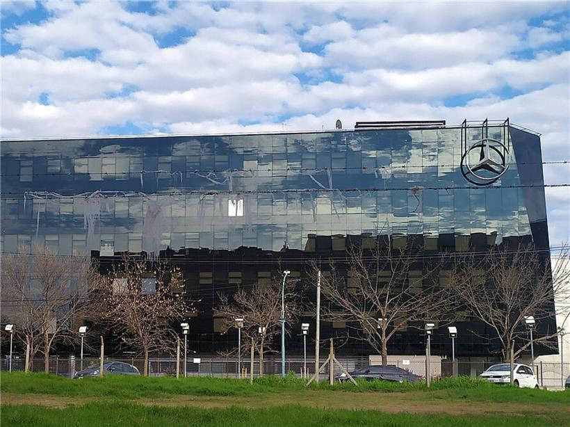 Mercedes-Benz-Hauptsitz in Munro, moderner Bürokomplex im Norden von Buenos Aires, Argentinien
