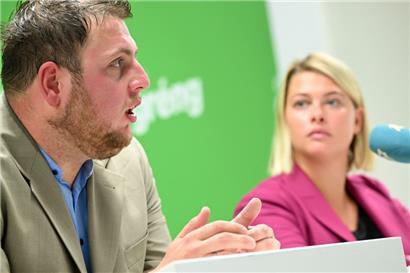 Meris Sehovic und Djuna Bernard auf der Pressekonferenz am Mittwoch

