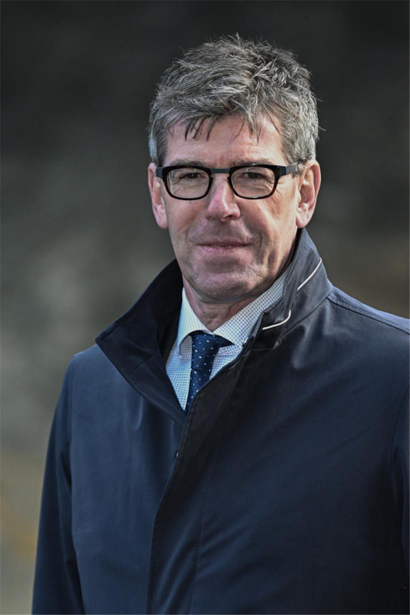 Michael Jäckel ist Professor für Soziologie. Von 2011 bis 2023 war er Präsident der Universität Trier.
