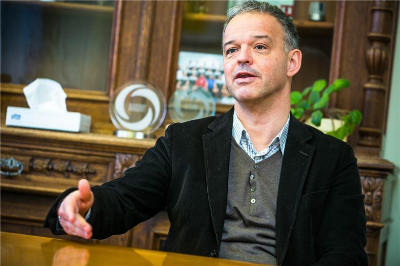 Miche Reckinger kritisiert Arbeitsminister Dan Kersch im Interview mit dem Radiosender 100,7.
