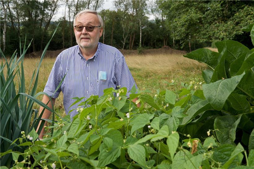 Michel Reuland, der Präsident der Bartringer „Amis de la fleur“, in seinem Garten
