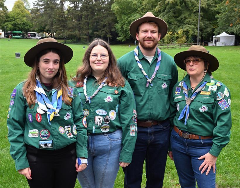 Michèle, Désirée, Oli und Sonja kamen zur „Kinnekswiss“, um dort kurz das Public Viewing zu verfolgen

