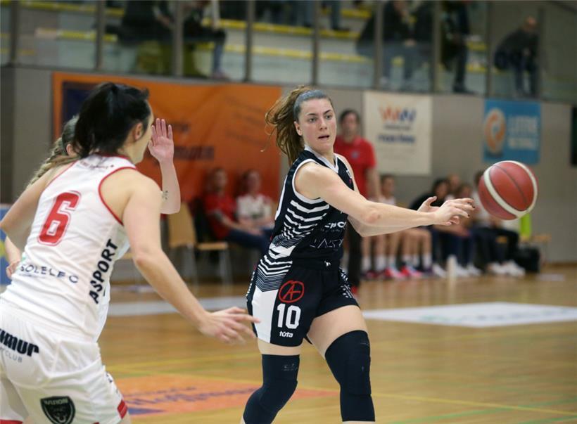 Michelle Dittgen (in Schwarz) will sich mit dem T71 Düdelingen endlich ihren ersten Pokalsieg holen
