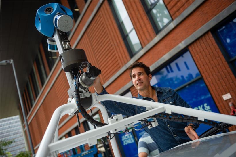 Michiel Sallaets von Google BeLux erklärt die Kamera
