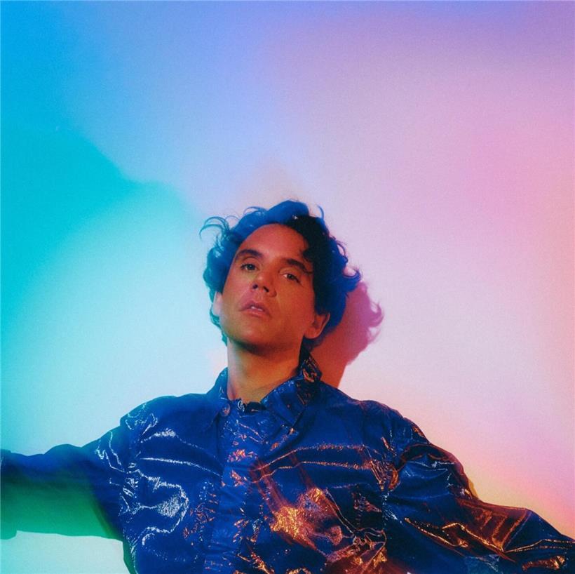 Tout ce qui se cache derrière la pop feel good de Mika Mika bei seinem öffentlichen Coming-out 2012 mit dem Album „The Origin of Love“ auf der Bühne