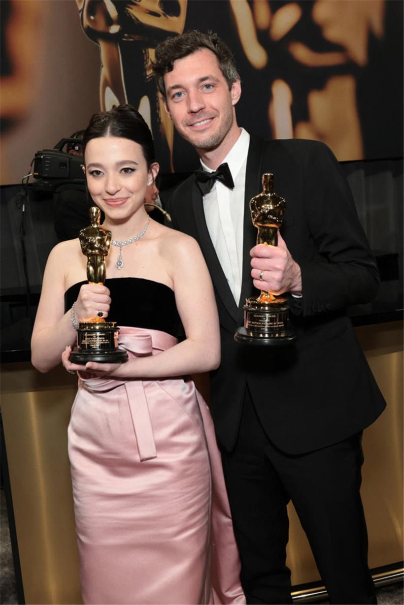 Mikey Madison, beste Hauptdarstellerin, und Alex Coco, Produzent, ausgezeichnet für „Anora“
