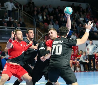 Milasin Trivic und Raphael Guden fanden kaum Lösungen gegen die türkische Abwehr
