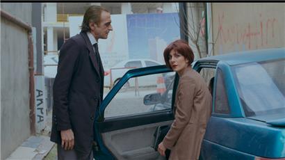 Mina Kavani (à dr.) dans le film „No Bears“ („Aucun ours“)
