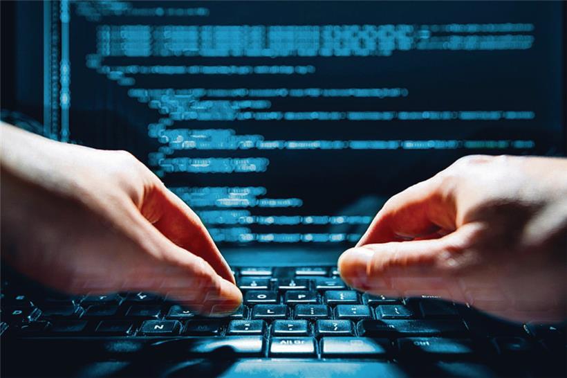 Minister François Bausch präsentierte seinen Gästen aus Lettland, was Luxemburg im Bereich der „Cyber Defence“ und des Weltraums zu bieten hat

