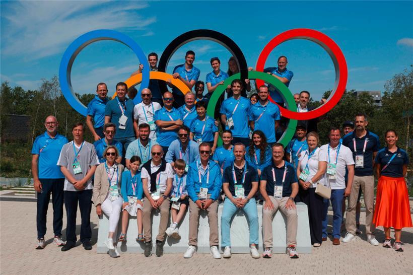 Missionschef Raymond Conzemius (l.) hatte die Ehrengäste durch das Dorf geführt
