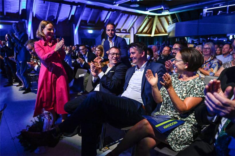 Mit 98,35 Prozent der Stimmen wird Lex Delles zum neuen Parteipräsident der DP gewählt
