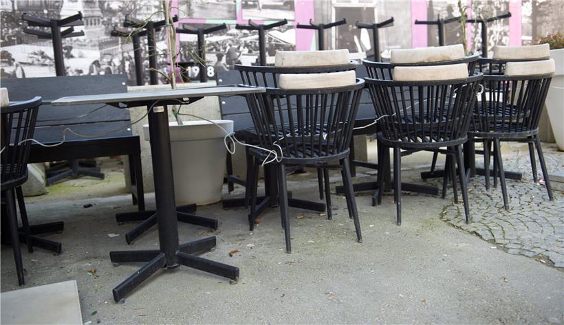 Mit Infektionszahlen, die weiterhin hoch sind, und Maßnahmen, die weiterhin streng sind, bleibt Kurzarbeit auch 2021 ein beliebtes Instrument, um den Krisen-Schock abzufedern
