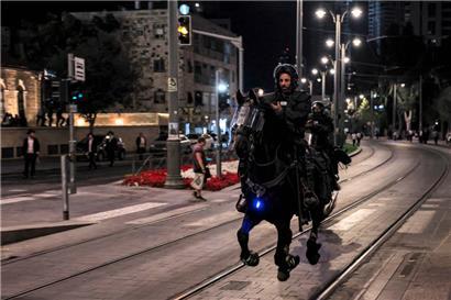 Mit berittenen Polizisten gegen orthodoxe Protestler: Israel kämpft auch mit den innenpolitischen Folgen seiner Gaza-Offensive
