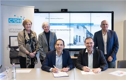 Mit dabei (v.l.): Josiane Di Bartolomeo-Ries (Schöffin der Gemeinde Düdelingen, LSAP), Antoinette Reuter (Präsidentin des Verwaltungsrats des CDMH), Dan Biancalana (Bürgermeister Gemeinde Düdelingen, LSAP), Jens Kreisel (Direktor der Universität Luxemburg) und Historiker Denis Scuto
