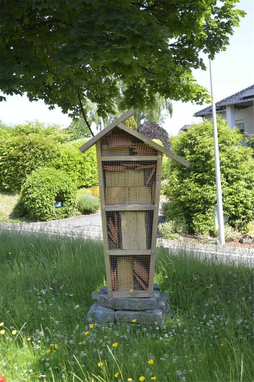 Nisthilfen für Vögel im Garten als Beitrag zum Schutz und Erhalt heimischer Tierarten