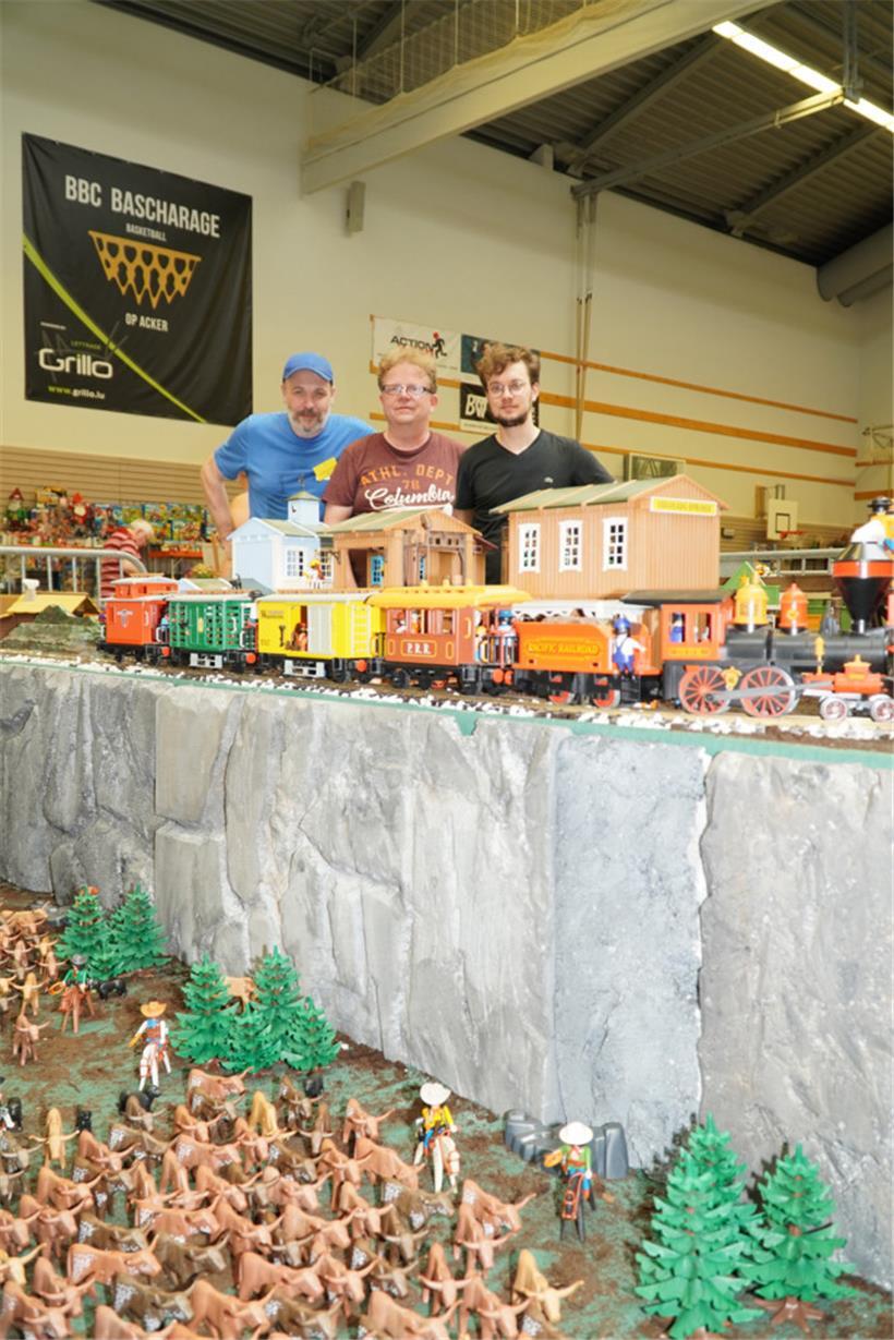 Mit dem Diorama von Aussteller Jp, Johanne und Henri kann man den Wilden Westen ...