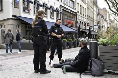 Mit dem Platzverweis soll auch gegen die Störung der öffentlichen Ruhe und die Beeinträchtigung von Passanten an öffentlichen Plätzen vorgegangen werden können
