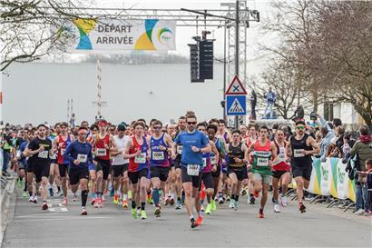 Postlaf-Volksfest mit traditioneller Eröffnung der Straßensaison, festliche Atmosphäre und regionale Brauchtumspflege