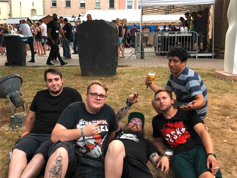 Mit den Bandkollegen von Weakonstruction
