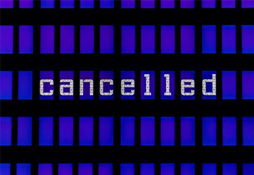 Mit der Frage, in welchen Fällen Pauschalurlauber ohne Stornokosten von einer Reisebuchung zurücktreten können, soll sich jetzt der EuGH in Luxemburg befassen
