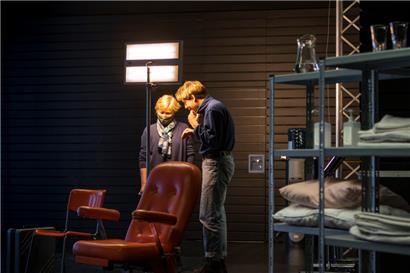 Mit der Theaterperformance „Amer Amer“ setzen die Regisseure Elsa Rauchs und Jérôme Michez eine außergewöhnliche Inszenierungsidee um
