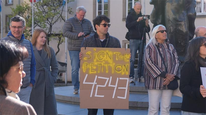 Mit der öffentlichen Petition Nr. 4243 fordert Alejandro Marx einen besseren Schutz für VEFA-Käufer. Unter anderem sollen unabhängige Sachverständige künftig den Baufortschritt kontrollieren, bevor weitere Zahlungen fällig werden.