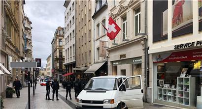 Mit einem Lieferwagen sind die Diebe in den Juwelierladen in der rue Philippe II in Luxemburg-Stadt gerast
