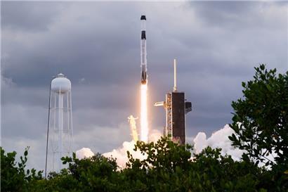 Mit einer Falcon-9-Rakete wurde Luxemburgs Beobachtungssatellit am Dienstagabend ins All befördert 
