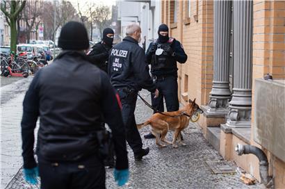  Mit einer Großrazzia ist die Polizei am Donnerstag gegen Clankriminalität in Berlin und Umgebung vorgegangen
