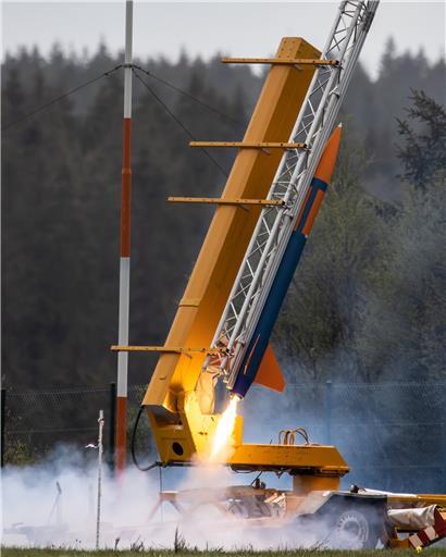 Mit einer Rakete wurden die Satelliten auf eine Höhe von rund einem Kilometer gebracht. Anschließend sollten Sensoren mehrere Daten sammeln. 
