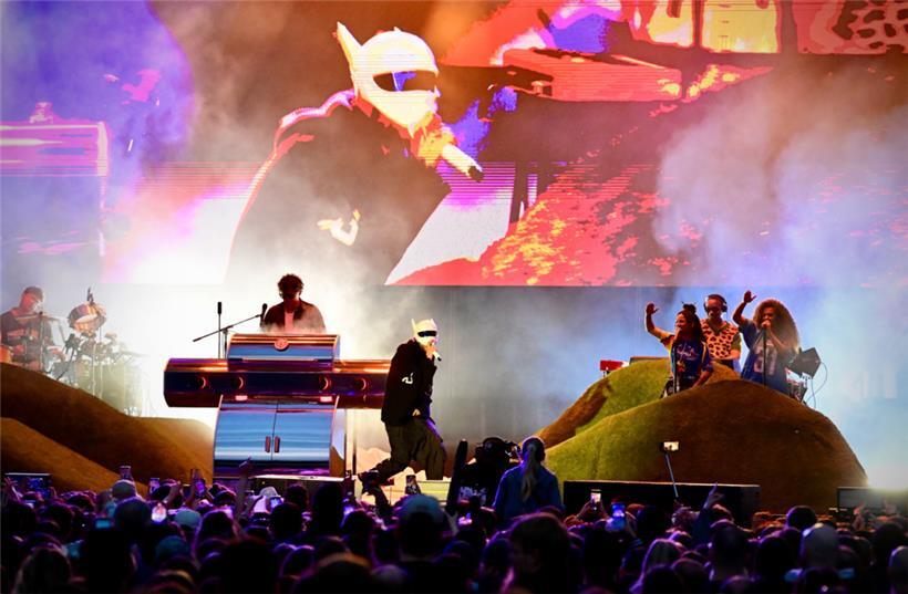 Mit einer bombastischen Show brachte Cro das Publikum am Samstagabend zum Beben
