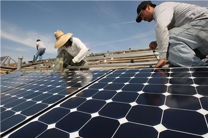 Mit einer gewissen Regelmäßigkeit wird aktuell hierzulande vom Bau neuer Solaranlagen und von neuen Rekorden bei der Produktion von erneuerbaren Energien berichtet. Doch die Zahlen bleiben überschaubar. Nach wie vor ist Luxemburg, was die Stromversorgung anbelangt, überaus stark abhängig von Importen.
