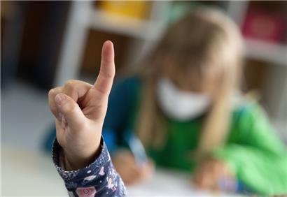 Mit etwas Glück können die Schulen weiterhin im Präsenzunterricht funktionieren und das Homeschooling noch abwenden
