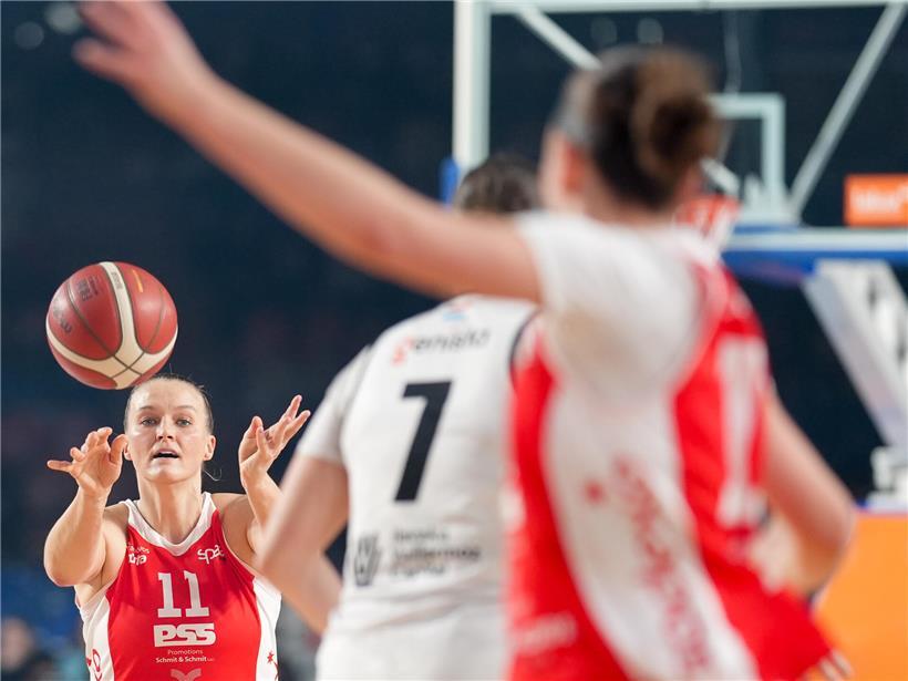 Bridget Yoerger beim überraschenden Comeback mit entschlossenem Blick und sportlicher Haltung