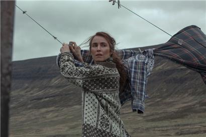 Mit ihrem Partner Ingvar züchtet María Schafe und betreibt einen Bauernhof – das Paar führt ein zurückgezogenes Leben, dessen Verlauf sich mit dem Auftauchen Adas schlagartig ändert
