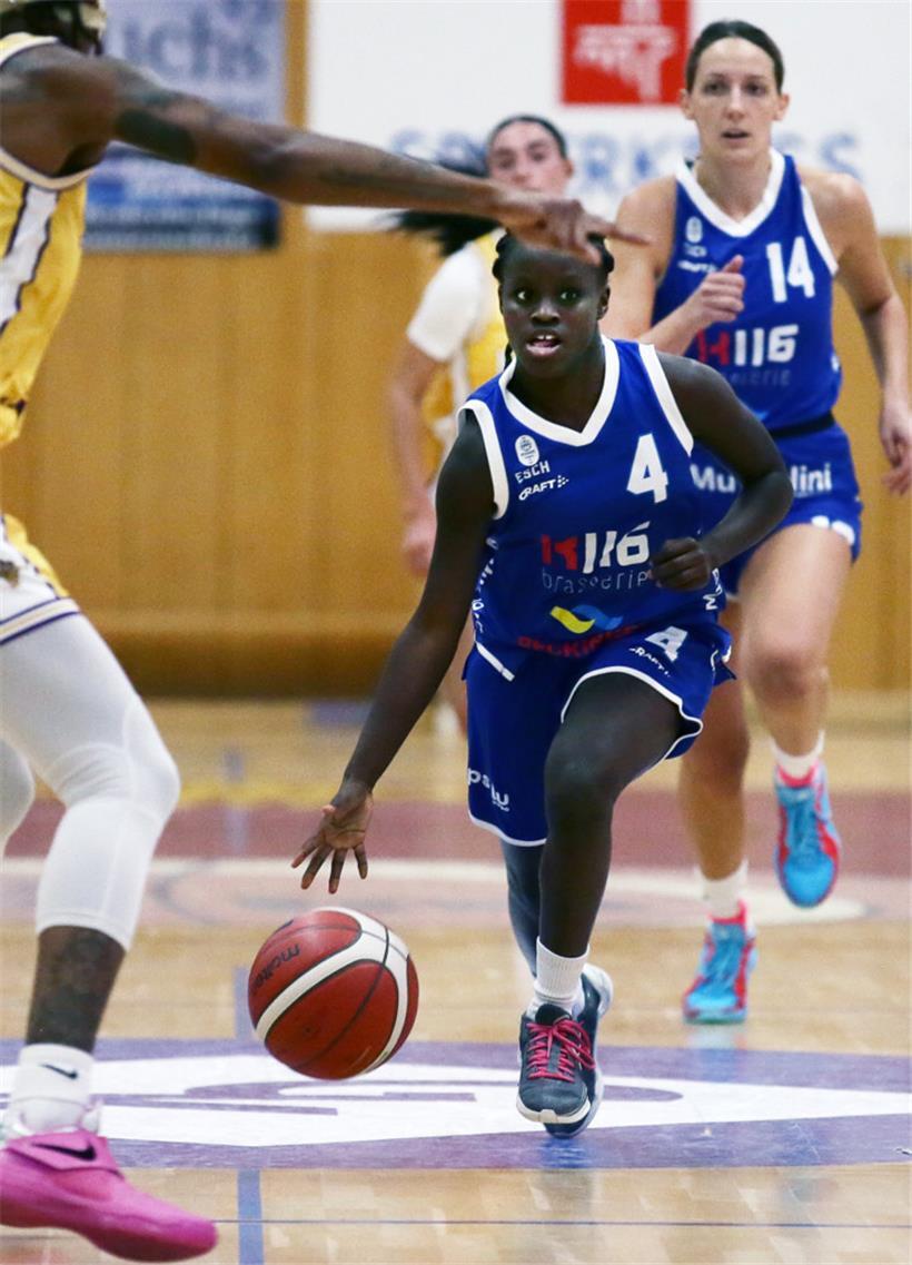 Mit ihren schnellen Antritten lässt Katia Jemming so manche Gegenspielerin hinter sich
