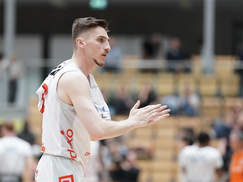 Mit ihrer tief besetzten Bank an einheimischen Spielern wie Philippe Arendt geht die Sparta Bartringen als Favorit in die neue Saison